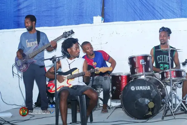 Cobertura de evento — Atuação musical ao vivo